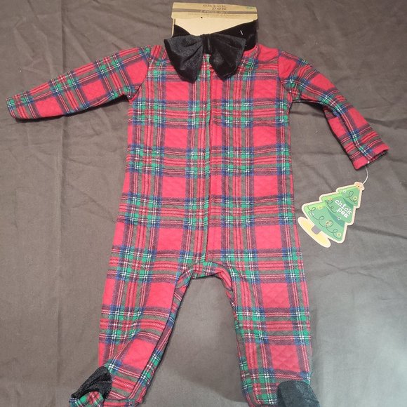 Footed Sleeper Plaid Design With Headband Diamond Stitch Chickpea 0-3 Month NWT - Picture 1 of 11